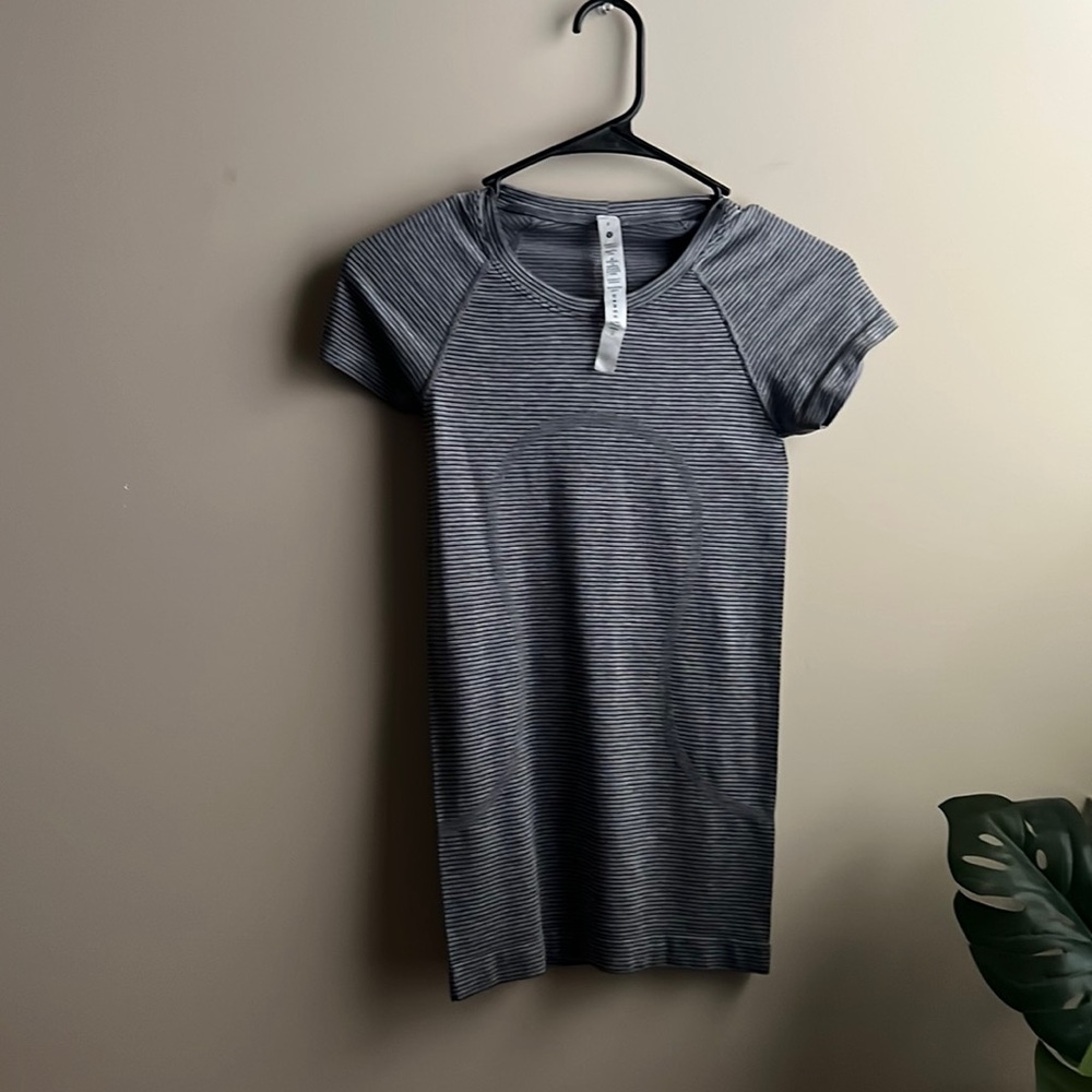 Lululemon short sleeve Swiftly Tech